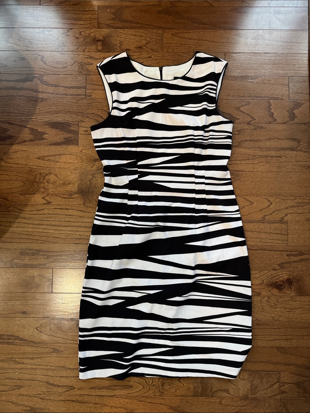 Bisou Bisou Black & White Striped Sleeveless Sheath Dress size 14